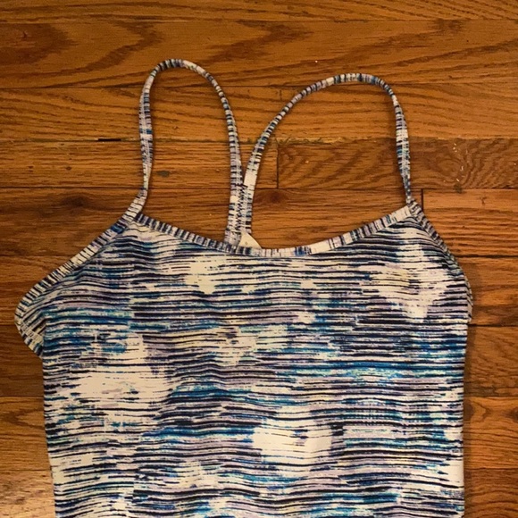 Lululemon tank - Picture 2 of 3